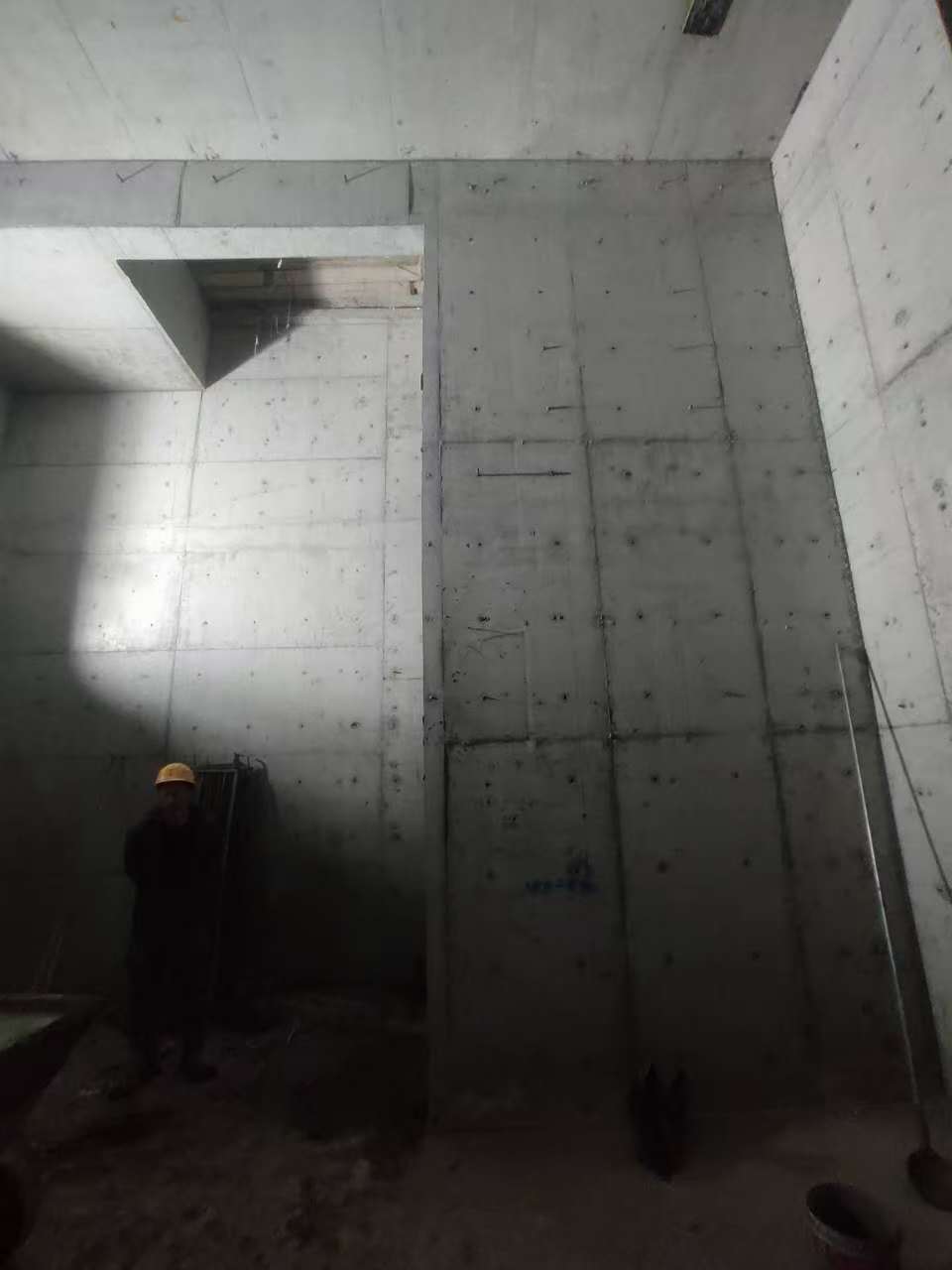 郧阳墙上开槽钢筋断了有影响吗